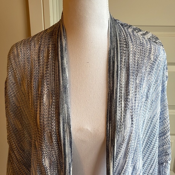 Size L. Multi Blue Colored Light Sweater/Cover Up - Picture 2 of 6